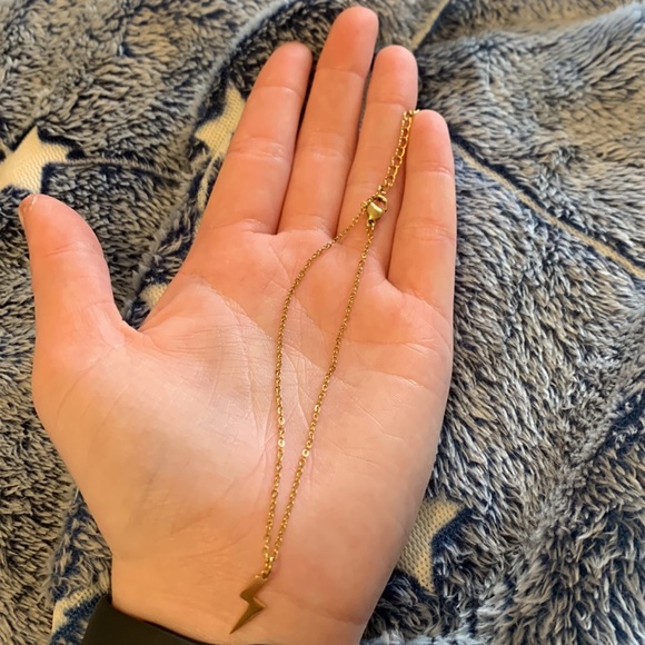 Adjustable gold bracelet with lightning bolt charm - Picture 2 of 2